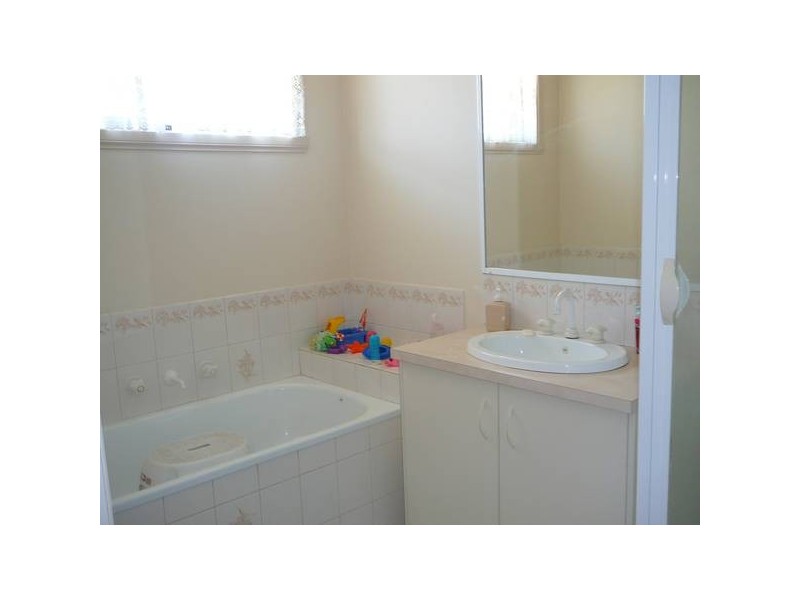 8 Hazelwood Court, Hoppers Crossing VIC 3029