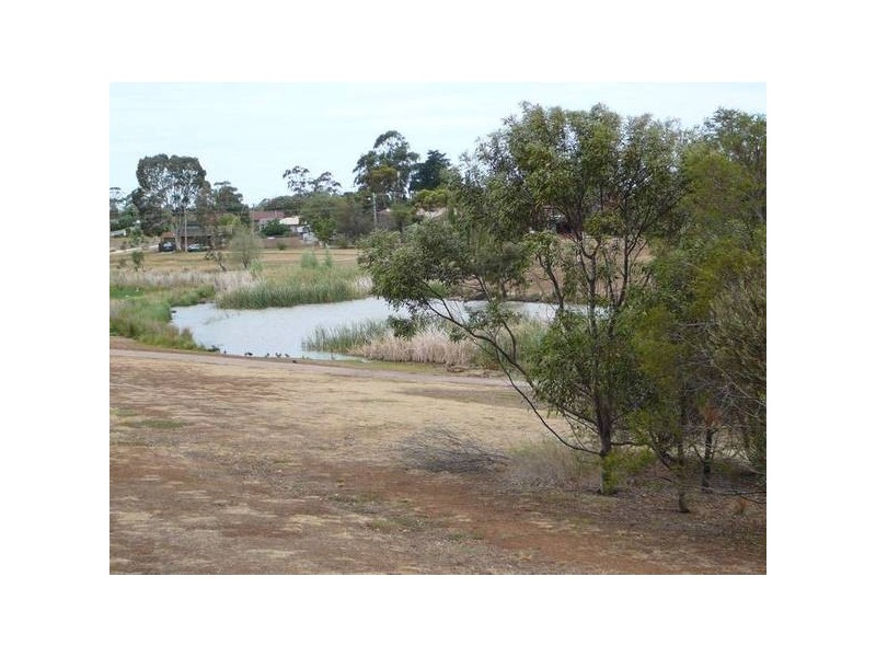 44 Oaktree Avenue, Wyndham Vale VIC 3024