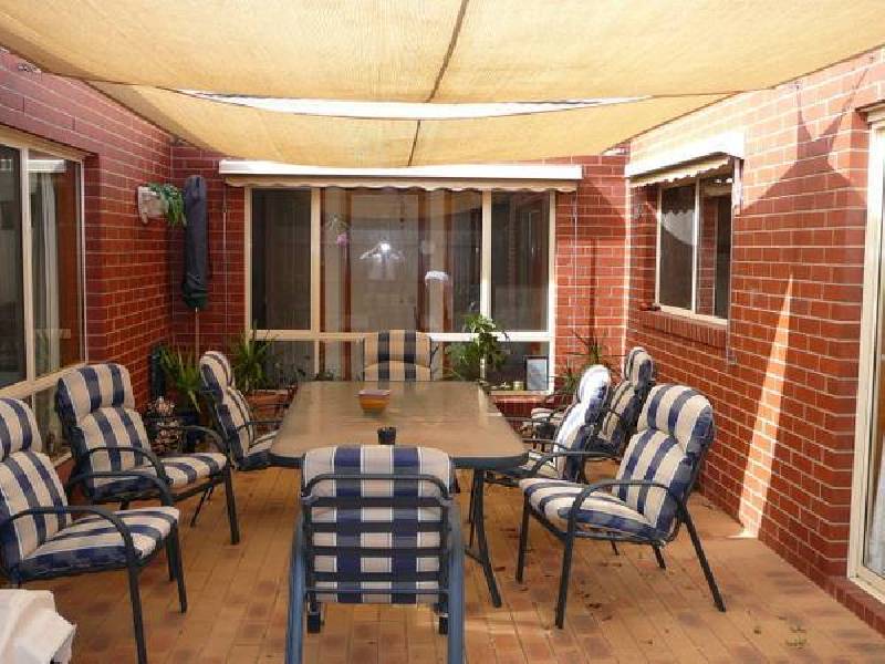 6 Manorvale Parade, Werribee VIC 3030