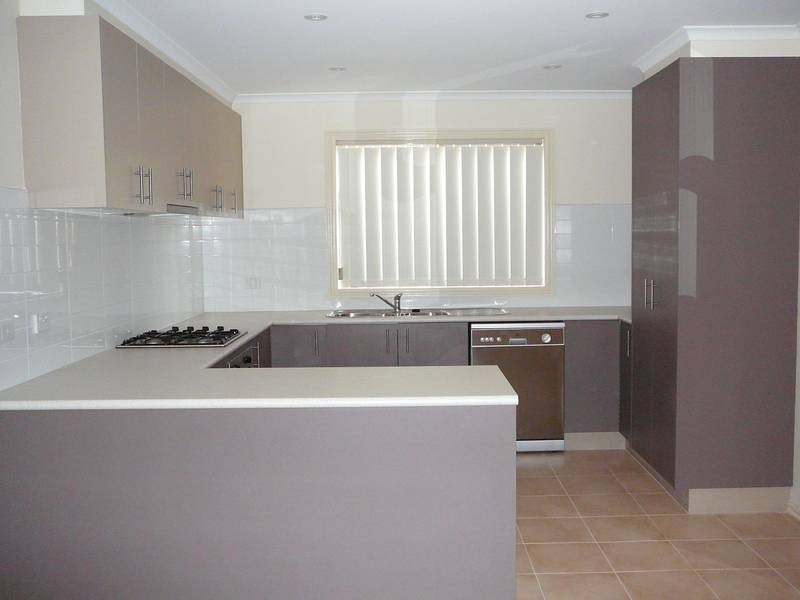 2/59 Greens Road, Wyndham Vale VIC 3024