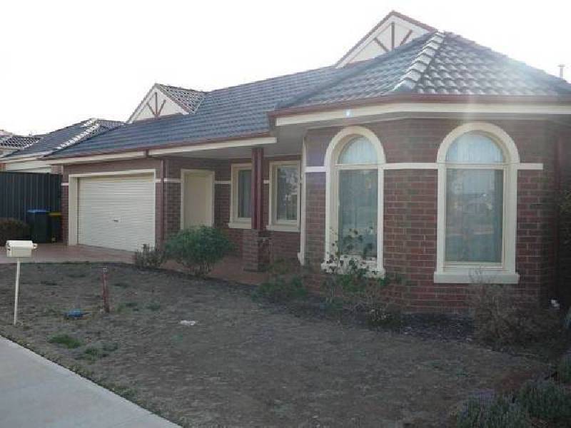 54 Hindmarsh Drive, Wyndham Vale VIC 3024