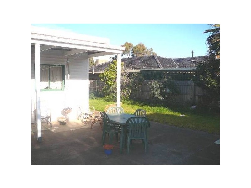 Chirnside Avenue, Werribee VIC 3030