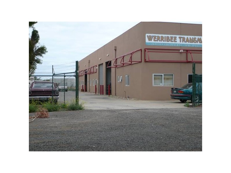 2 & 3/39 Russell Street, Werribee VIC 3030