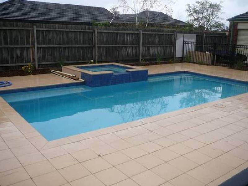 St Andrews Drive, Werribee VIC 3030