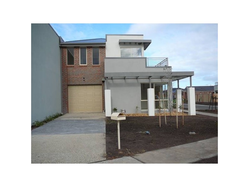 14 East Cornhill Drive, Point Cook VIC 3030