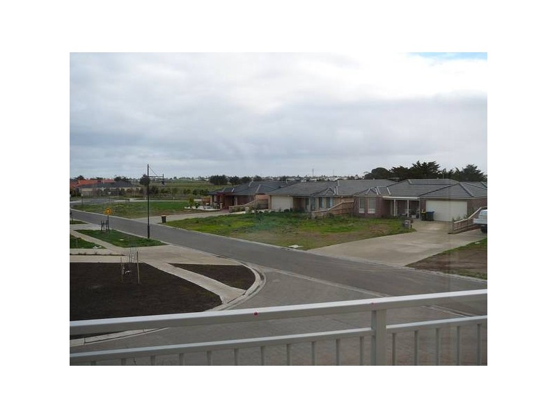 14 East Cornhill Drive, Point Cook VIC 3030