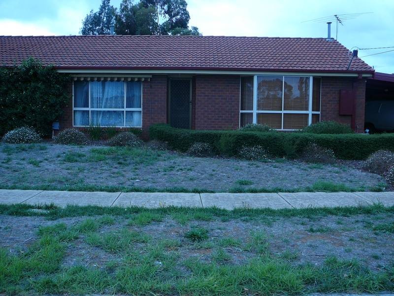 18 Hawkesbury Road, Werribee VIC 3030