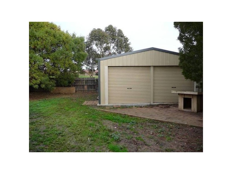 37 Iluka Drive, Werribee VIC 3030