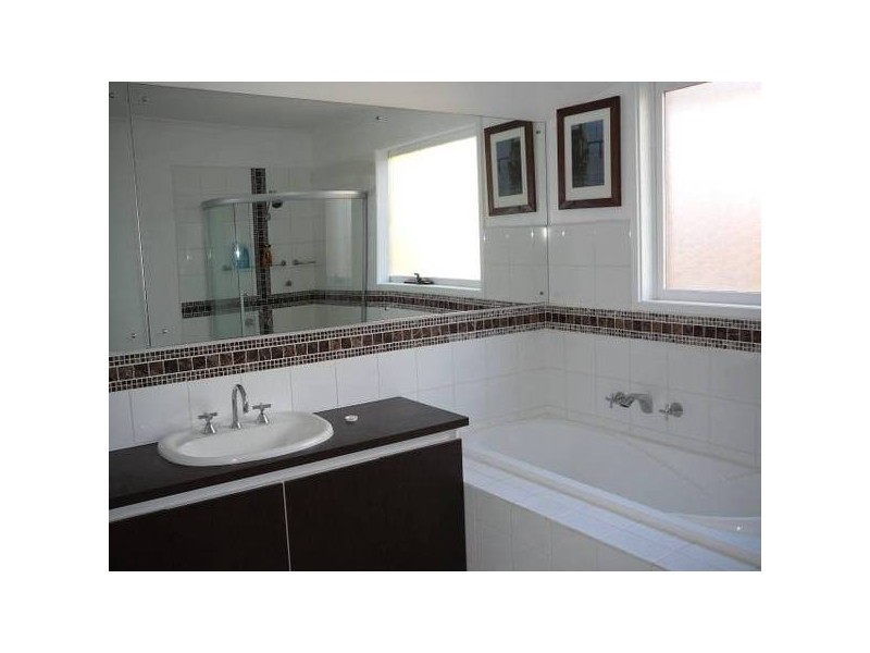 Dennison Avenue, Hoppers Crossing VIC 3029