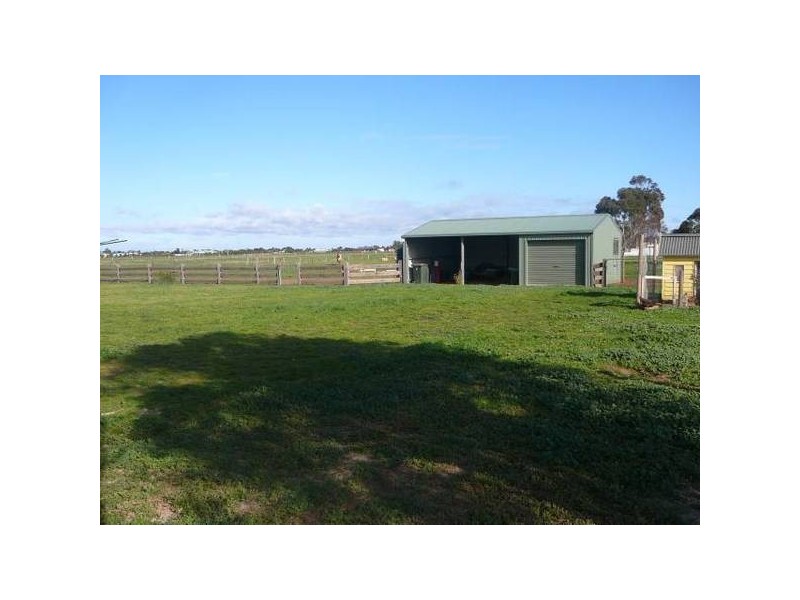45 Regent Street, Little River VIC 3211