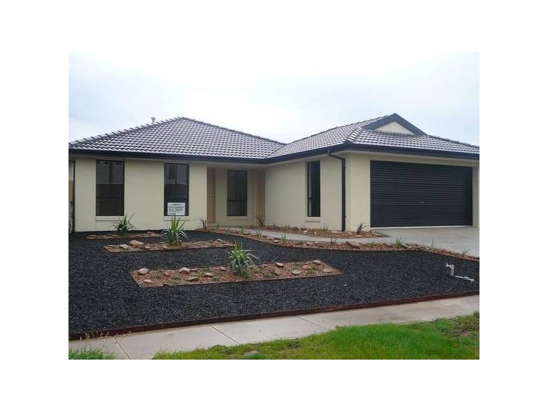 13 Bow Crescent, Wyndham Vale VIC 3024