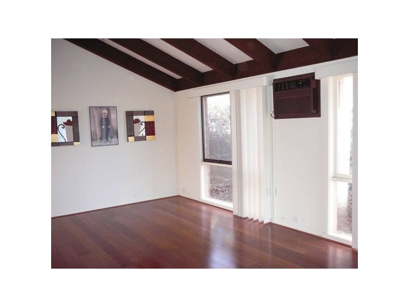 10 Dennison Avenue, Hoppers Crossing VIC 3029