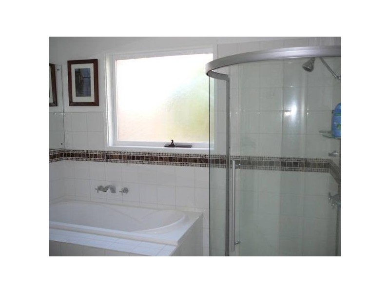 10 Dennison Avenue, Hoppers Crossing VIC 3029