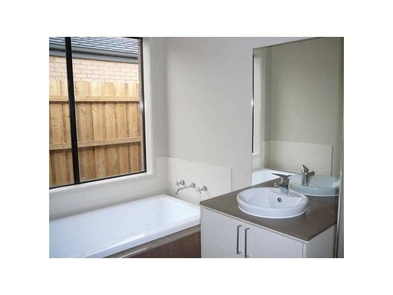 Layton Close, Truganina VIC 3029