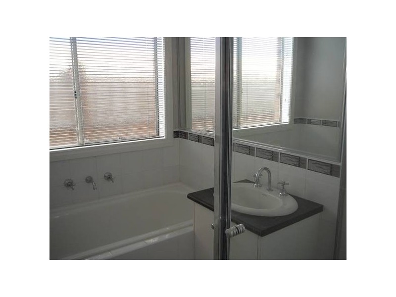 9 Pilotbird Way, Tarneit VIC 3029