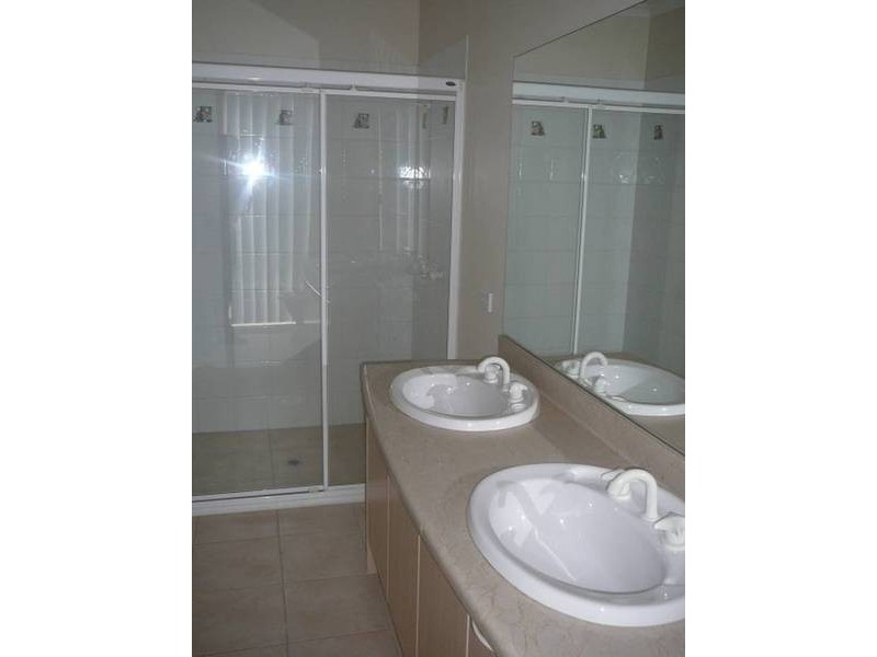 4 Woodhall Place, Tarneit VIC 3029