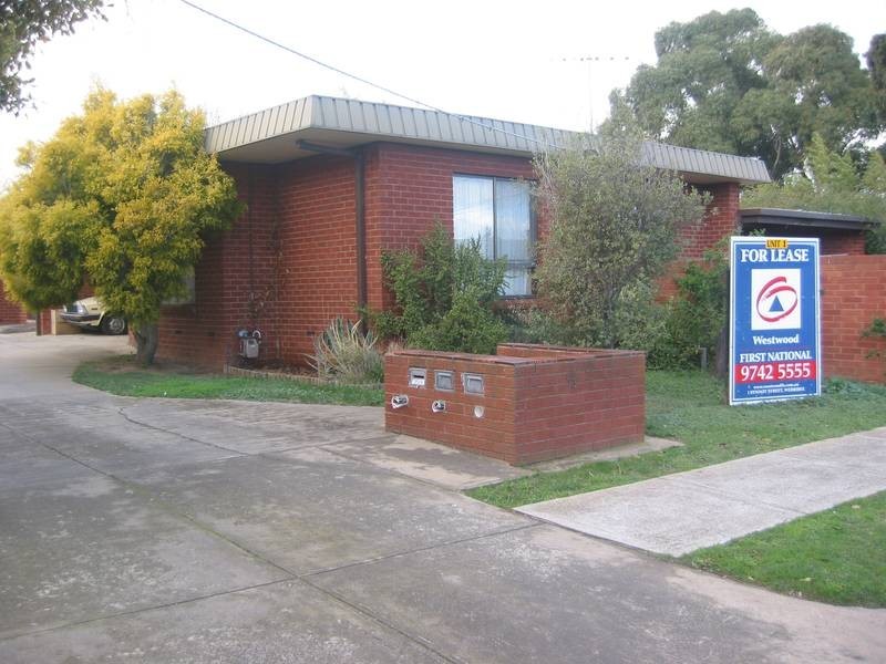 1/13 Cambridge Crescent, Werribee VIC 3030