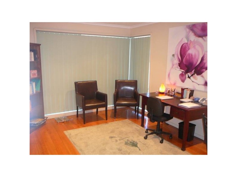 Pentlowe Street, Hoppers Crossing VIC 3029