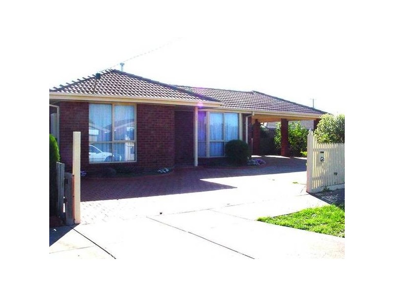 33 Kathleen Crescent, Hoppers Crossing VIC 3029