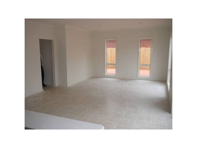 1 & 2/11 Church Street, Werribee VIC 3030