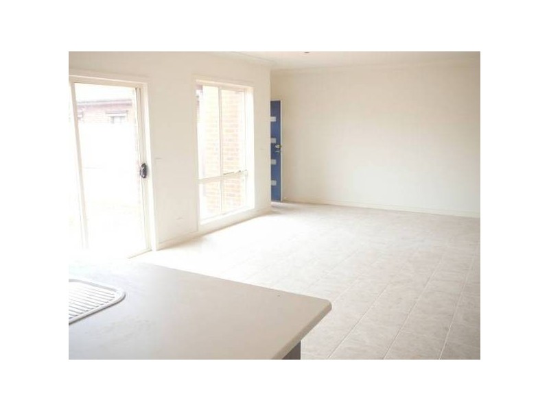 1 & 2/11 Church Street, Werribee VIC 3030