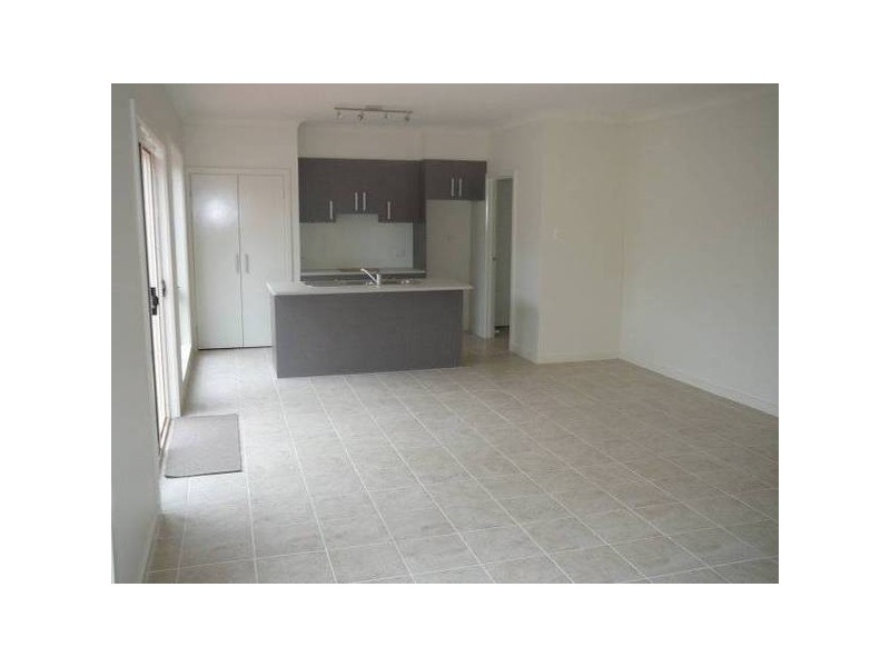 1 & 2/11 Church Street, Werribee VIC 3030