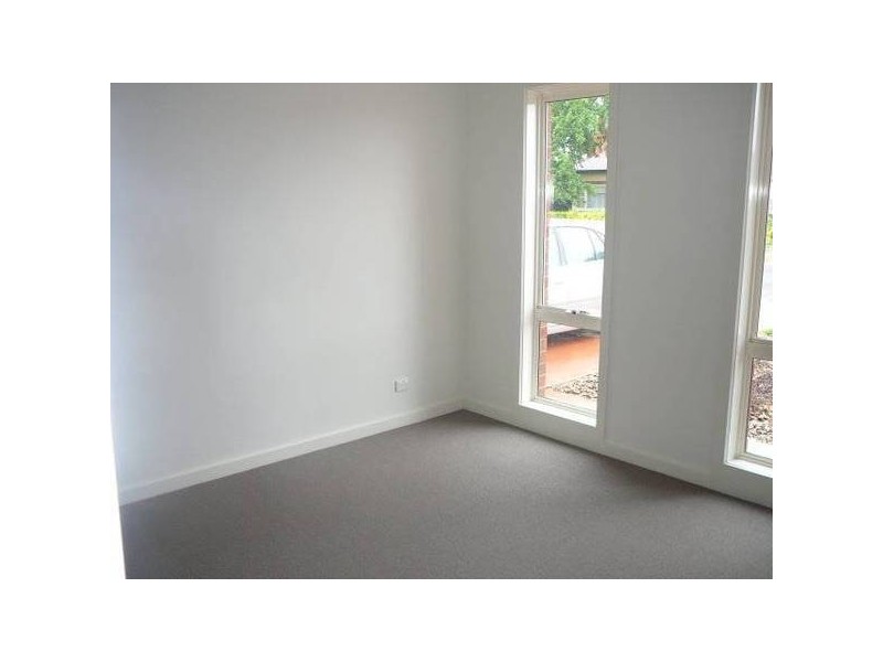 1 & 2/11 Church Street, Werribee VIC 3030