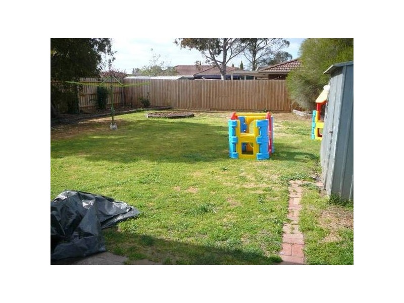 8 Cooroombong Street, Werribee VIC 3030