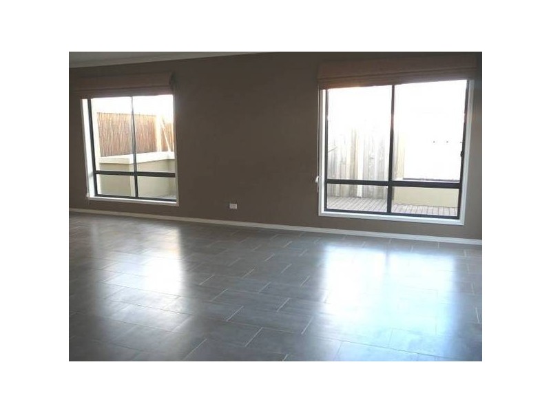 32 Urban Drive, Truganina VIC 3029