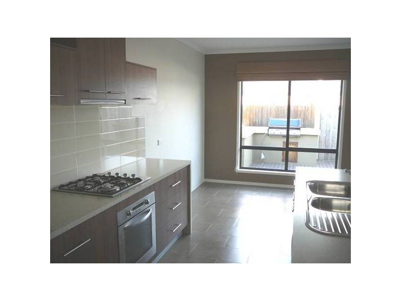 32 Urban Drive, Truganina VIC 3029