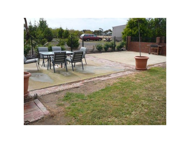10 Bates Road, Little River VIC 3211