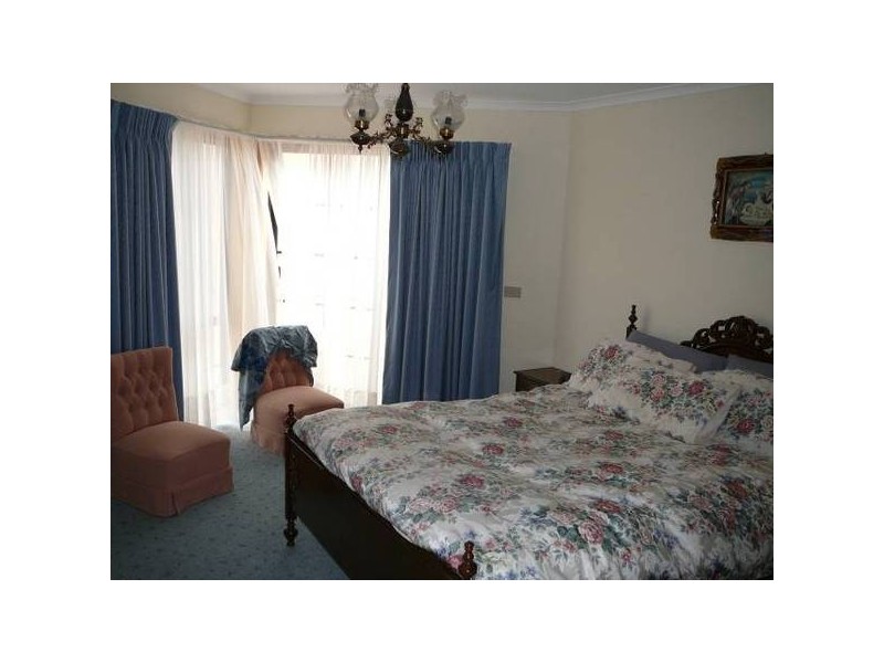 2 San Remo Drive, Werribee VIC 3030