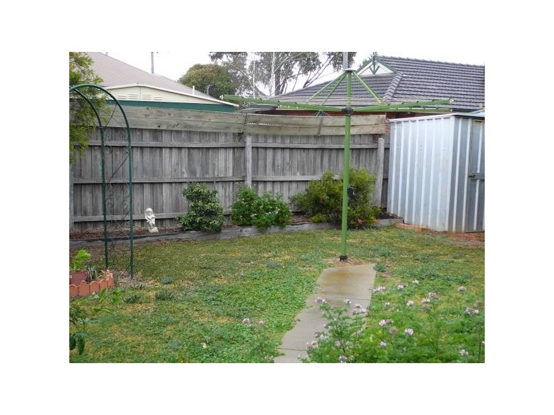 1/5 Enfield Avenue, Werribee VIC 3030