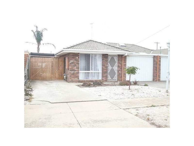 1/2 Bartlett Crescent, Hoppers Crossing VIC 3029