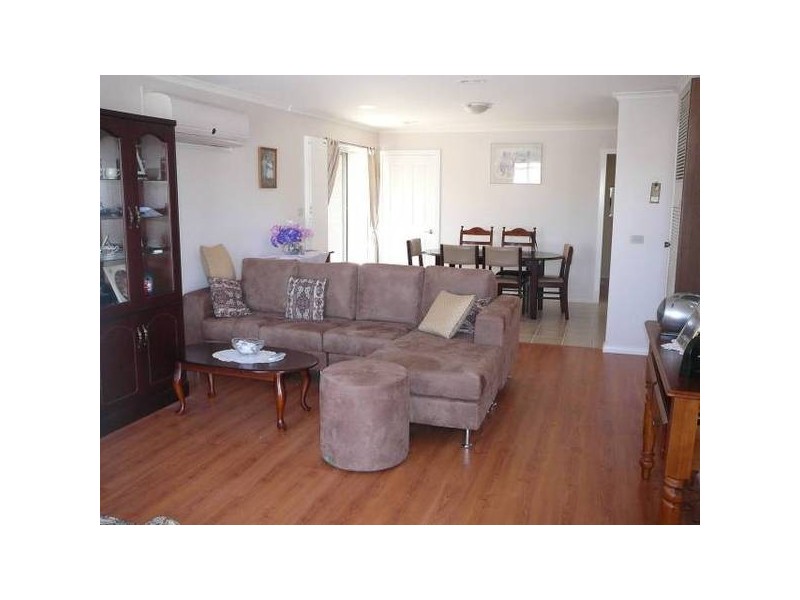 1/2 Bartlett Crescent, Hoppers Crossing VIC 3029