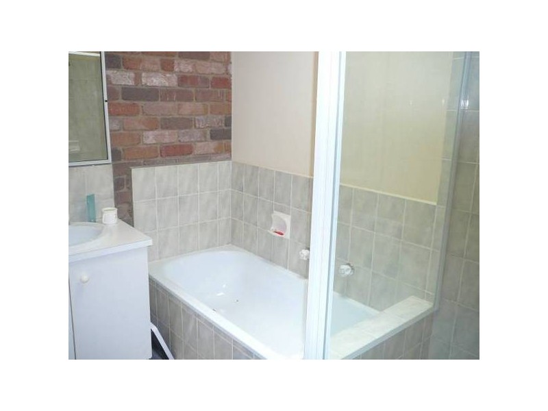 1/2 Bartlett Crescent, Hoppers Crossing VIC 3029