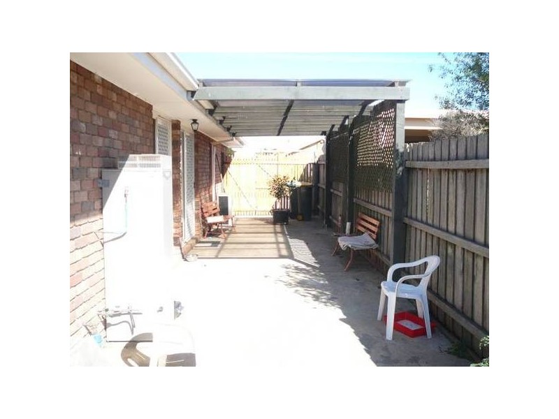 1/2 Bartlett Crescent, Hoppers Crossing VIC 3029