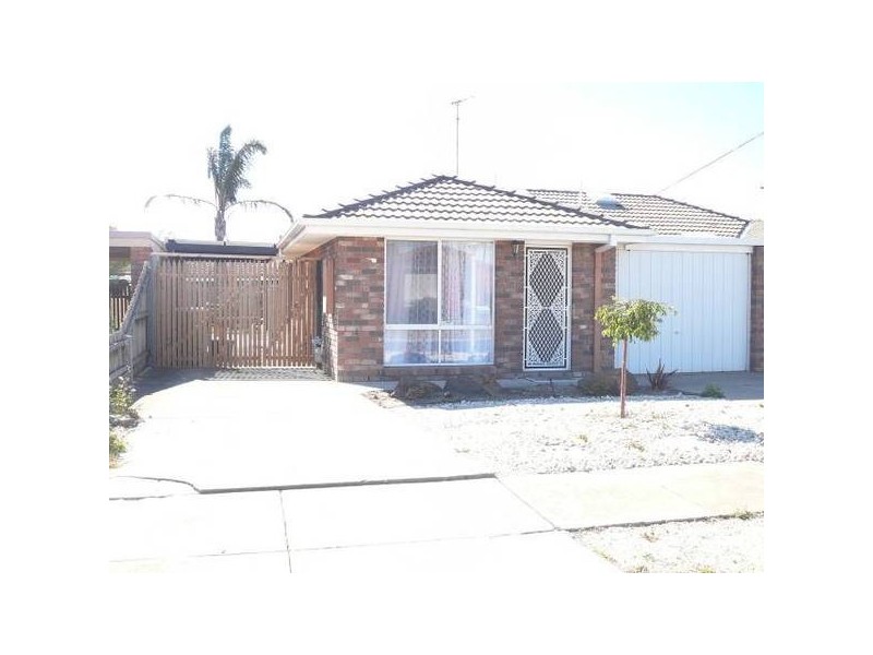 1/2 Bartlett Crescent, Hoppers Crossing VIC 3029