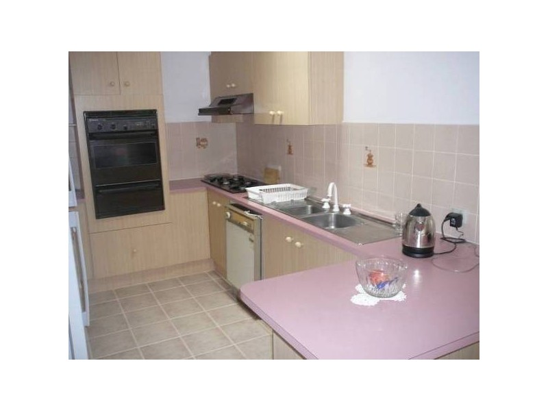 1/2 Bartlett Crescent, Hoppers Crossing VIC 3029