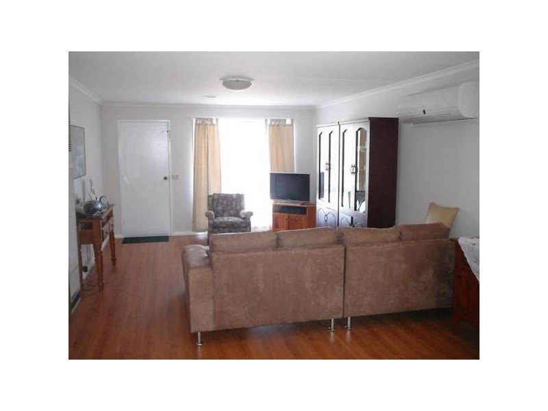 1/2 Bartlett Crescent, Hoppers Crossing VIC 3029