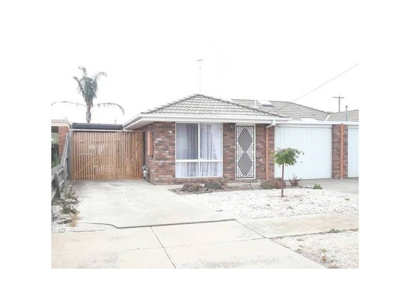 1/2 Bartlett Crescent, Hoppers Crossing VIC 3029