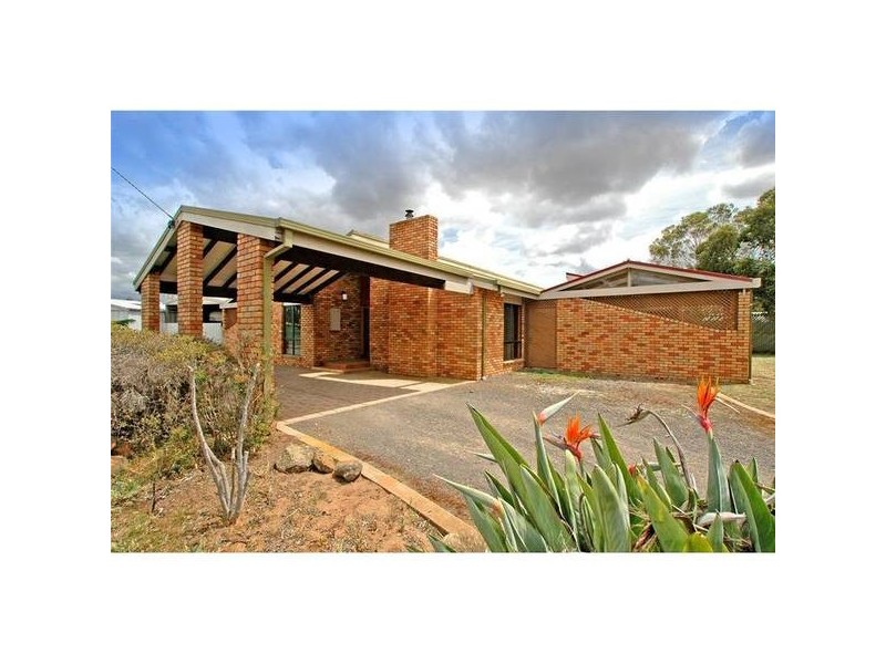 14 McLeans Road, Little River VIC 3211