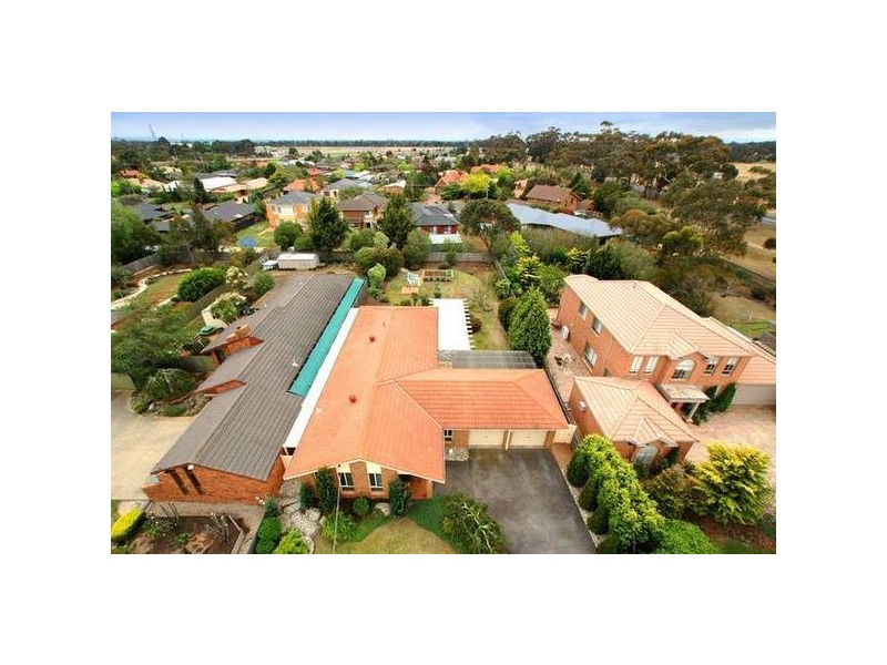 6 Westleigh Drive, Werribee VIC 3030