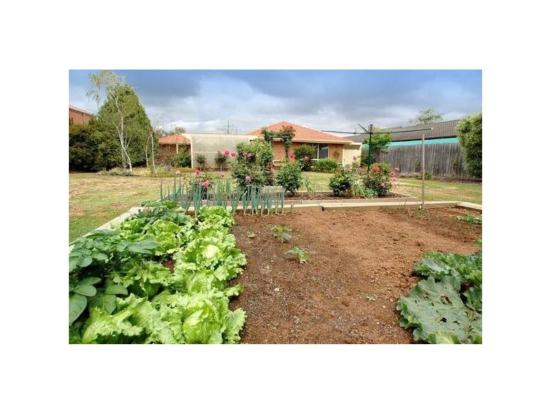 6 Westleigh Drive, Werribee VIC 3030