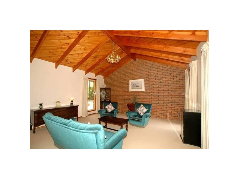 6 Westleigh Drive, Werribee VIC 3030