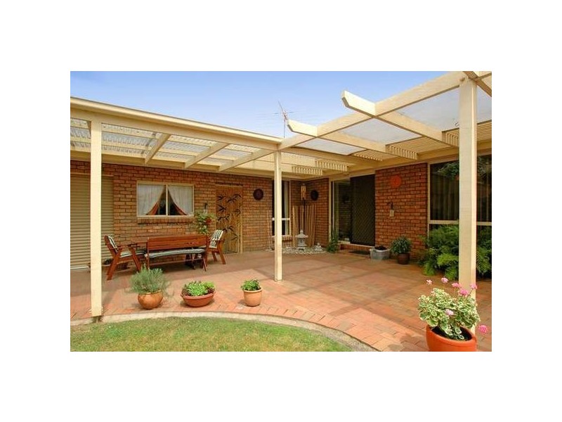 6 Westleigh Drive, Werribee VIC 3030