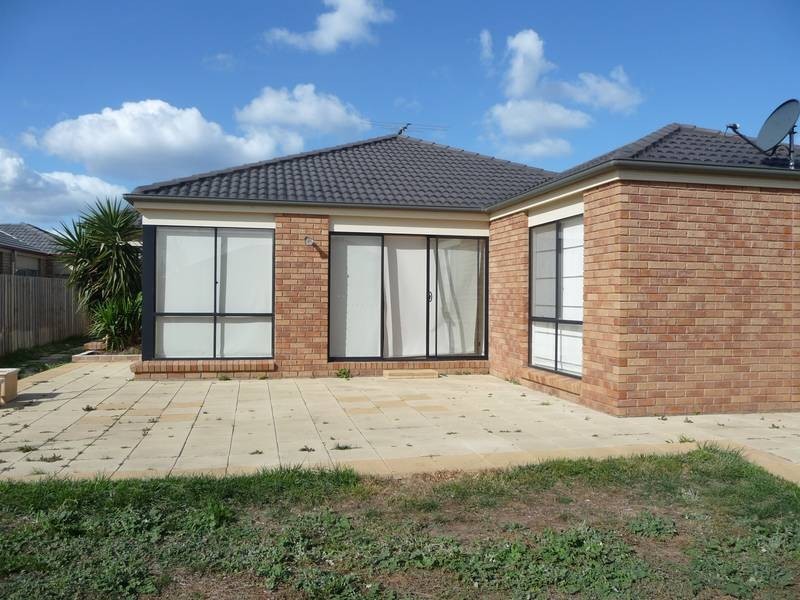 7 Sumner Crescent, Point Cook VIC 3030