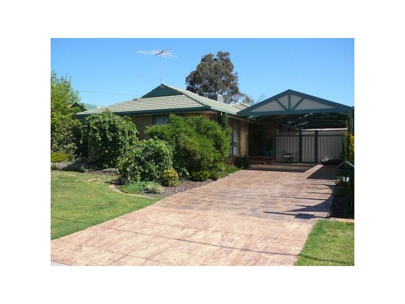 30 Huntingfield Drive, Hoppers Crossing VIC 3029