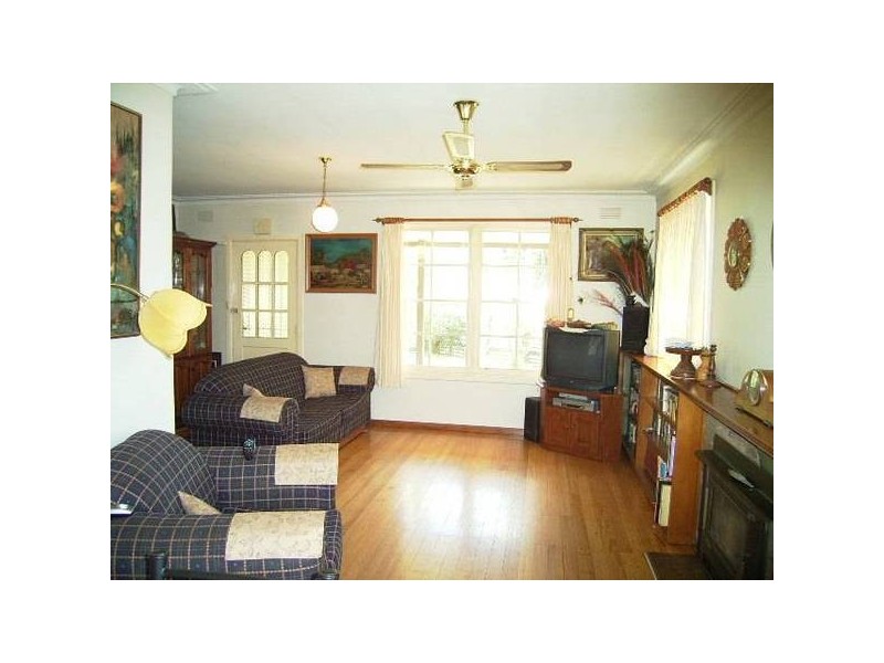 32 Whiton Grove, Wyndham Vale VIC 3024