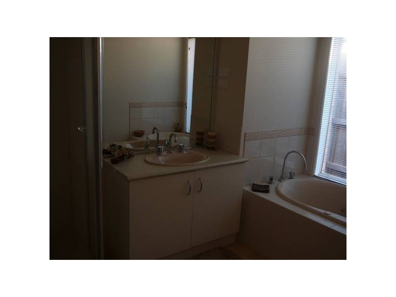 23 Castleton Avenue, Tarneit VIC 3029